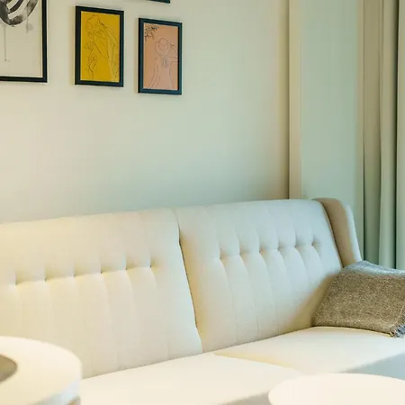 Shellter In Dunes * 洛格沃