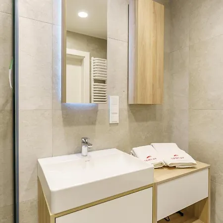 Shellter In Dunes 洛格沃